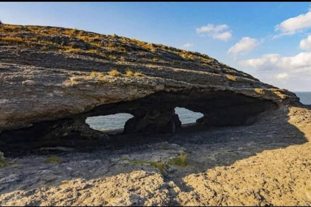 Villa vistas al mar, Urbanización privada con piscina de agua salada Ajo Exterior foto